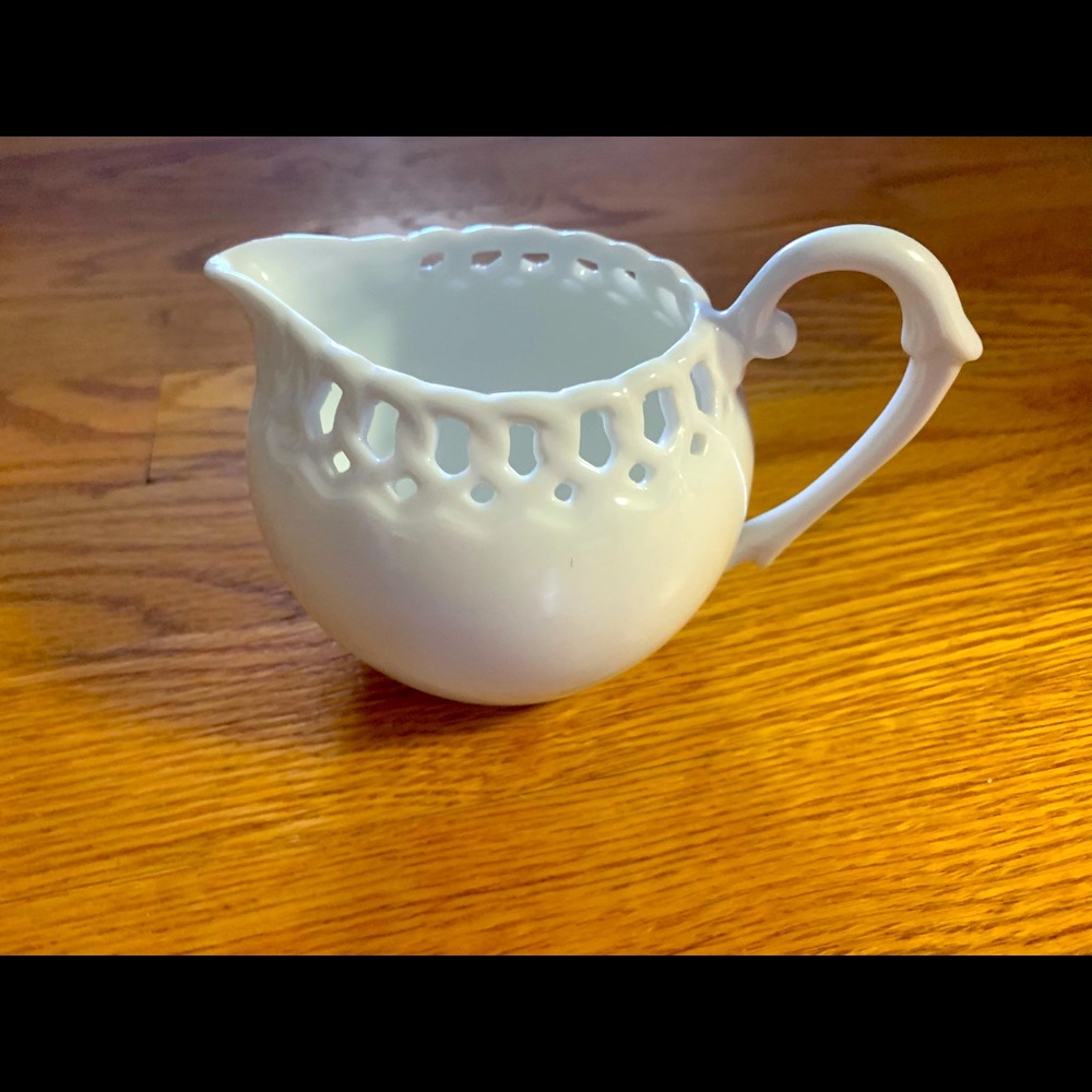 Creamer cup